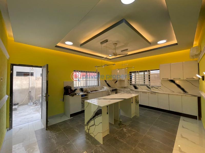 4 bedroom House For Sale Com 18 Comm 18 Spintex Accra - 10