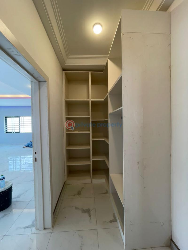 4 bedroom House For Sale Com 18 Comm 18 Spintex Accra - 18
