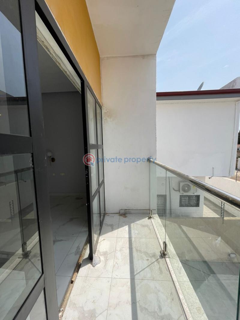 4 bedroom House For Sale Com 18 Comm 18 Spintex Accra - 21
