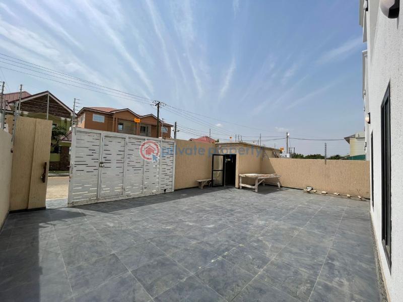 4 bedroom House For Sale Com 18 Comm 18 Spintex Accra - 1