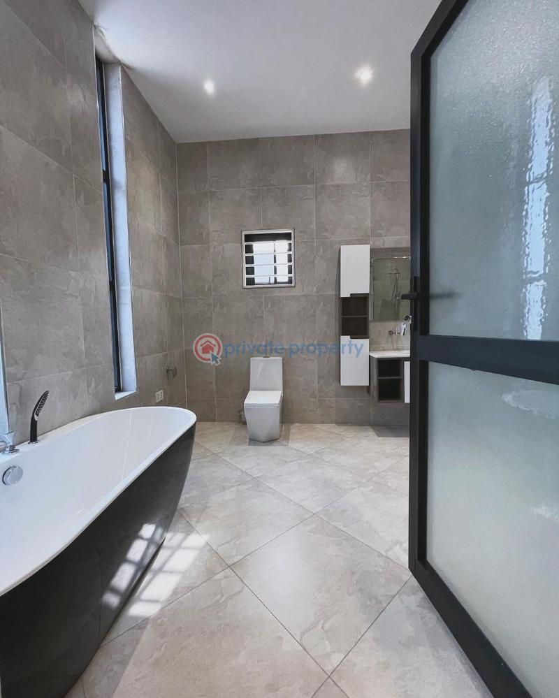 4 bedroom House For Sale Lakeside Estates. Adenta Municipal Accra - 8