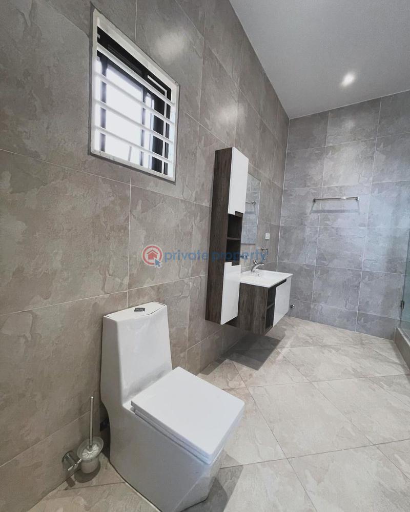 4 bedroom House For Sale Lakeside Estates. Adenta Municipal Accra - 6