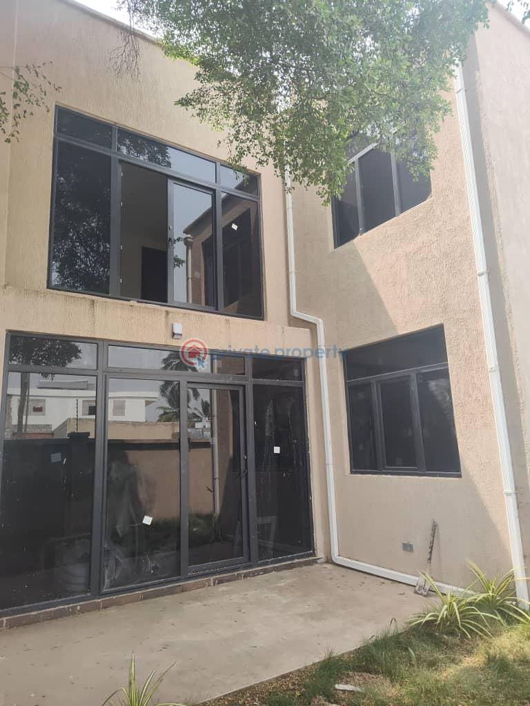 4 bedroom Townhouse For Sale Labone La Dade Kotopon Municipal Accra - 8