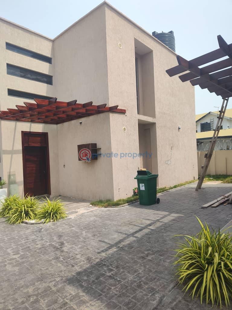 4 bedroom Townhouse For Sale Labone La Dade Kotopon Municipal Accra - 2