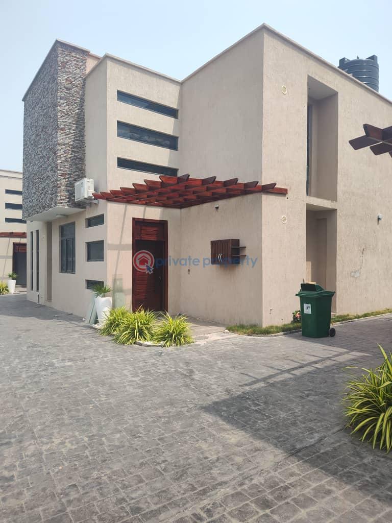 4 bedroom Townhouse For Sale Labone La Dade Kotopon Municipal Accra - 0