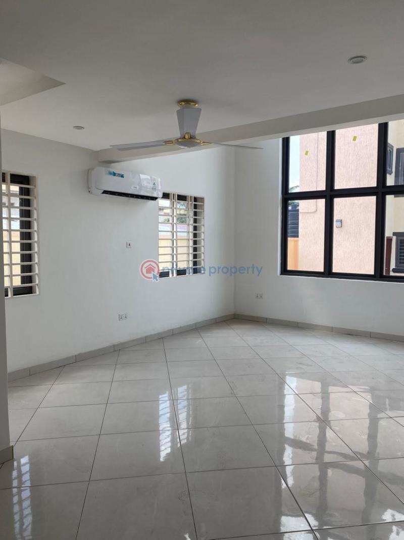 4 bedroom Detached Duplex For Sale Achimota Golf Course. Kingsby Hotel Street Achimota Accra - 2