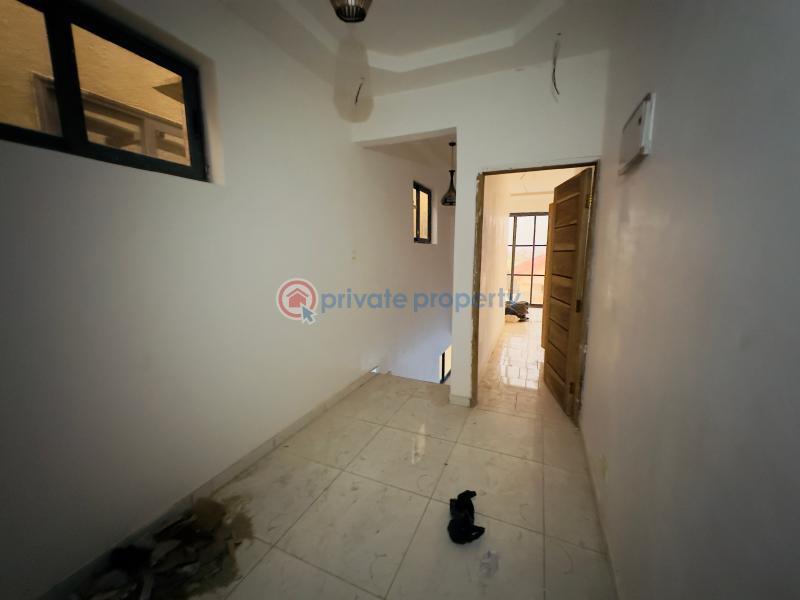 4 bedroom House For Sale Asphalt Road All Out Baatsonaa Spintex Accra - 7