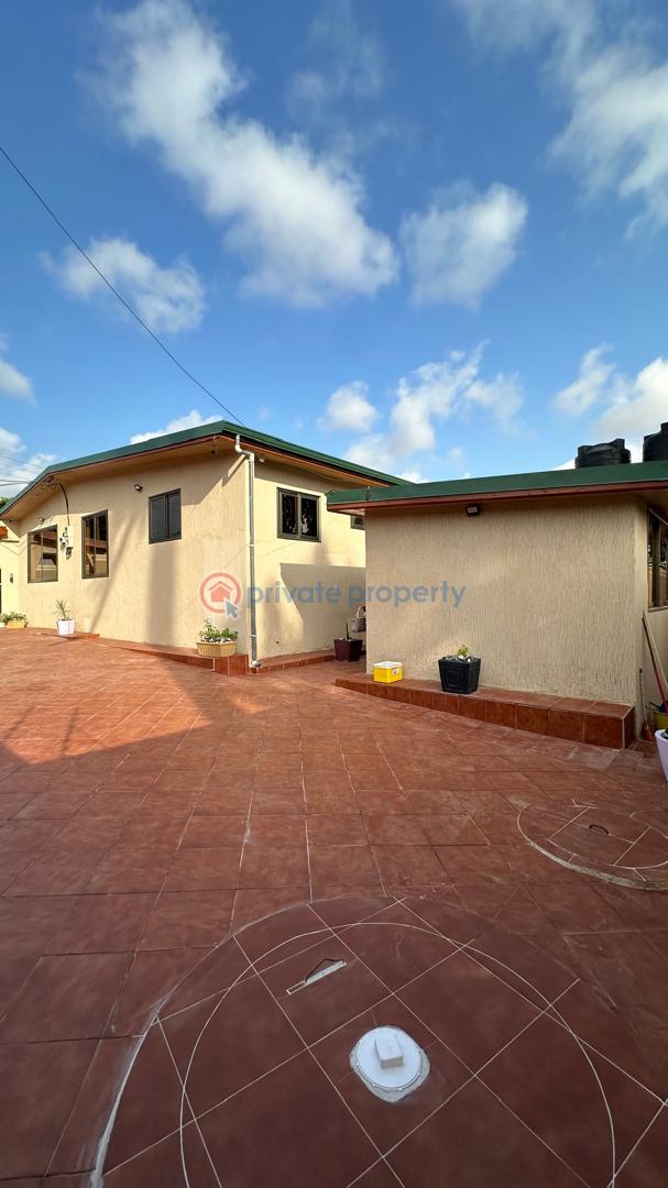 5 bedroom House For Rent Tesano Accra - 0
