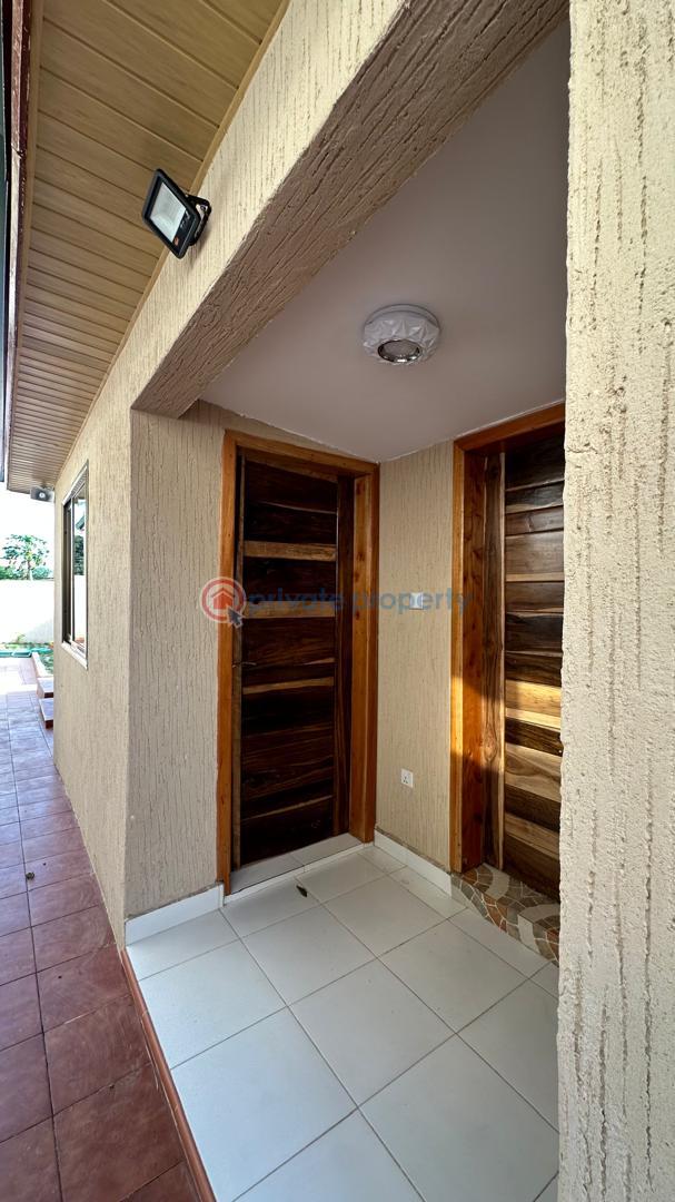 5 bedroom House For Rent Tesano Accra - 5