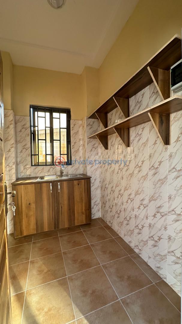 5 bedroom House For Rent Tesano Accra - 7