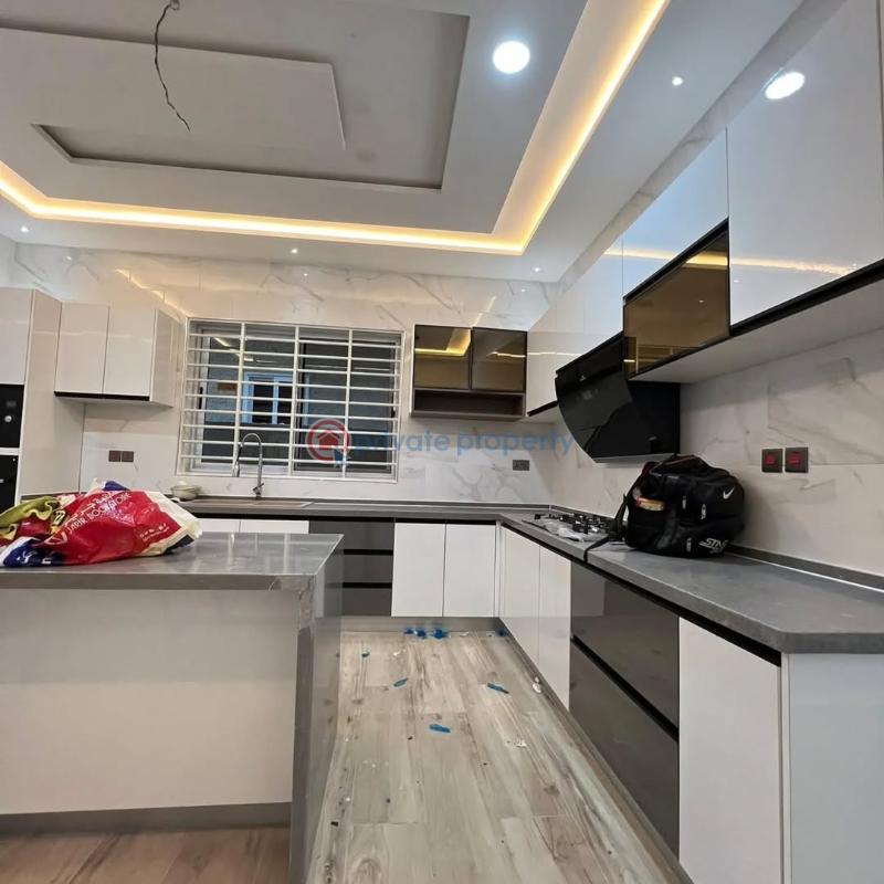 5 bedroom House For Sale Lakeside Estates. Adenta Municipal Accra - 11