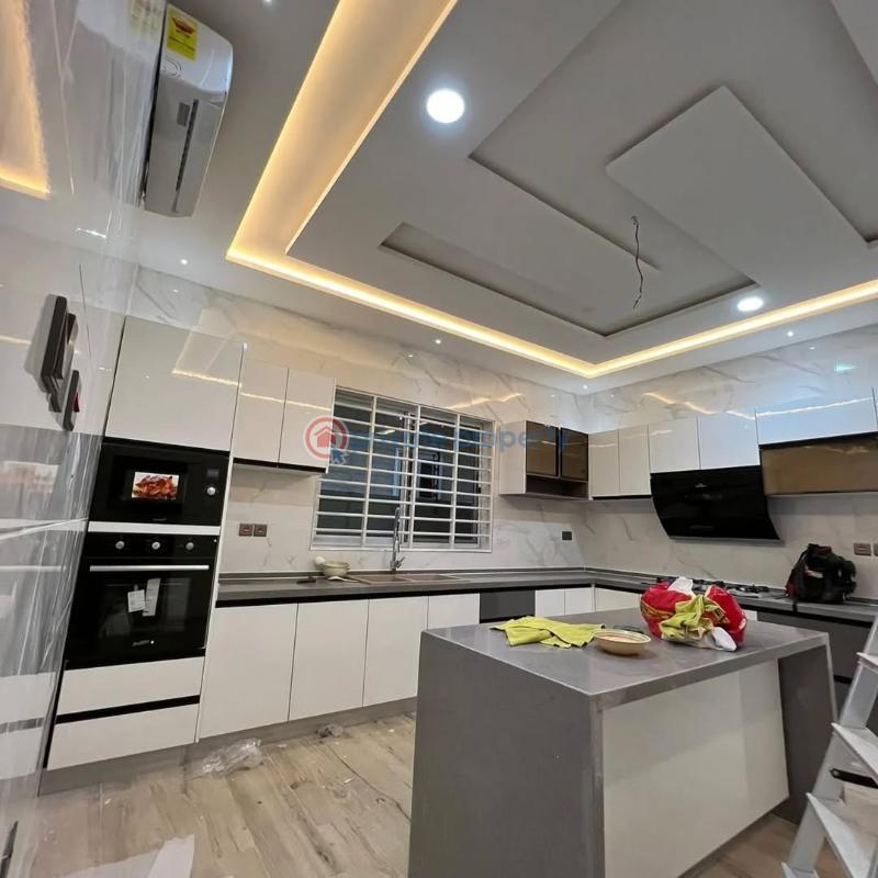 5 bedroom House For Sale Lakeside Estates. Adenta Municipal Accra - 1