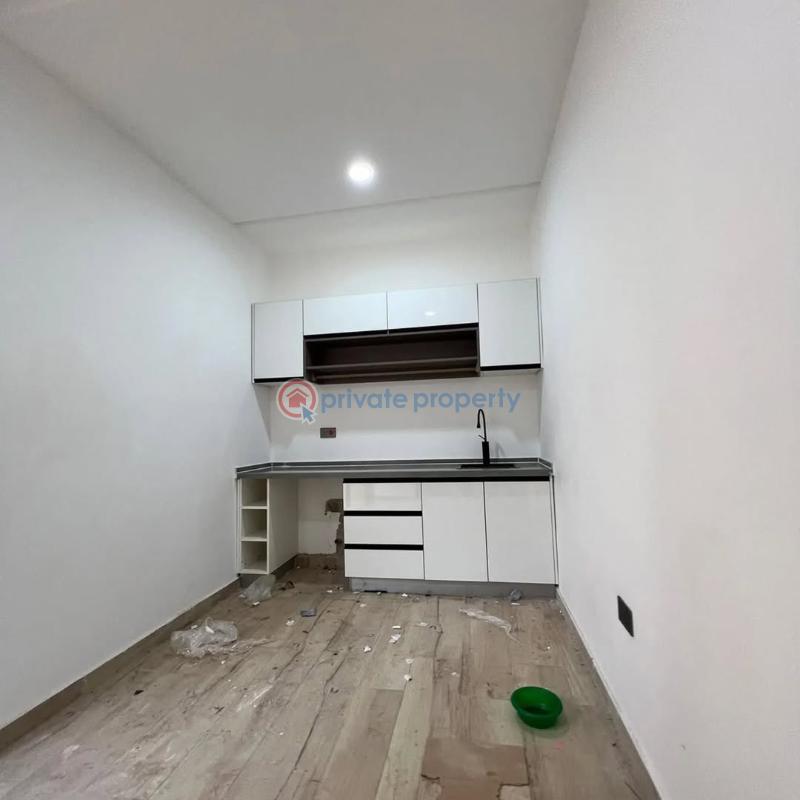 5 bedroom House For Sale Lakeside Estates. Adenta Municipal Accra - 0