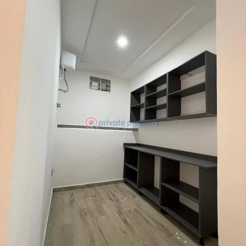 5 bedroom House For Sale Lakeside Estates. Adenta Municipal Accra - 4