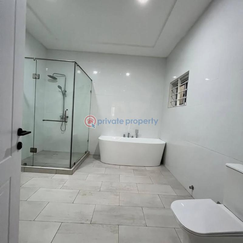 5 bedroom House For Sale Lakeside Estates. Adenta Municipal Accra - 10