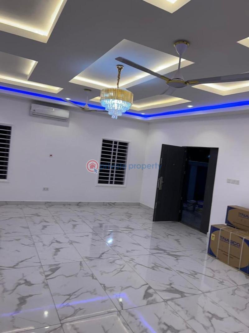 5 bedroom House For Sale Mile 7 Achimota Accra - 2