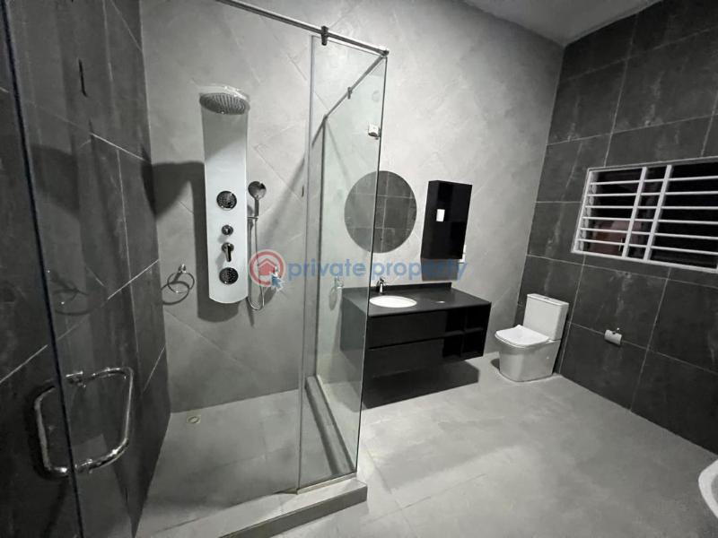 5 bedroom House For Sale Mile 7 Achimota Accra - 6