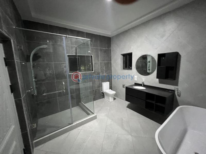 5 bedroom House For Sale Mile 7 Achimota Accra - 5