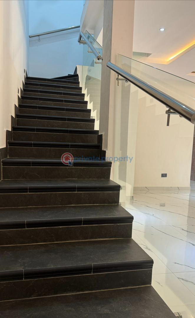 5 bedroom House For Sale Manet Spintex Accra - 8