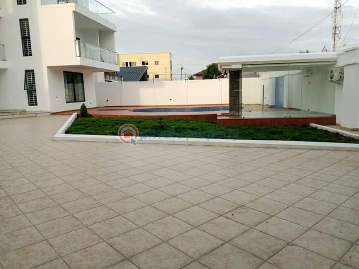 8 bedroom House For Sale Kay Billie Klaer International School Adjiringanor East Legon Accra - 1