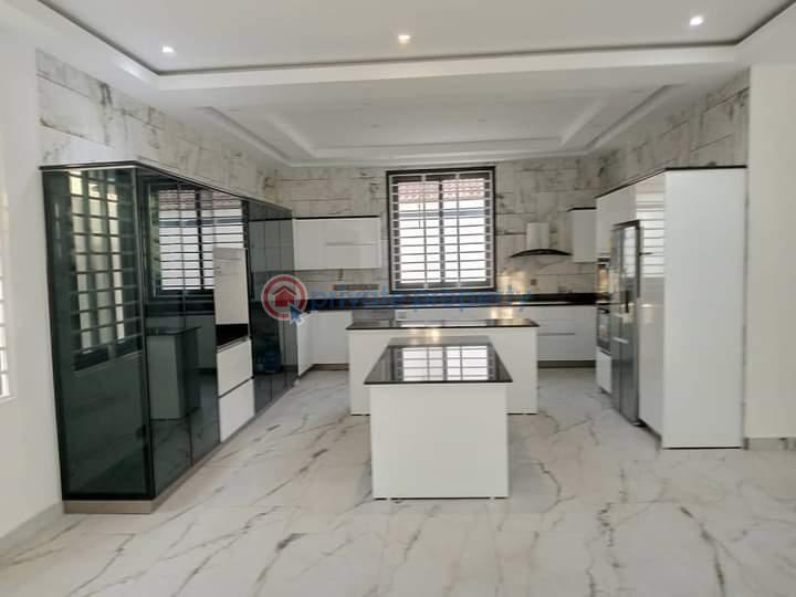 8 bedroom House For Sale Kay Billie Klaer International School Adjiringanor East Legon Accra - 4