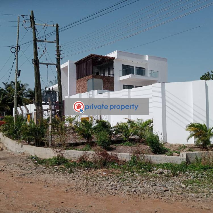 7 bedroom House For Sale &nbsp;trassaco Accra Metropolitan  - 1