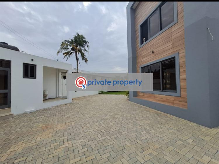 4 bedroom Townhouse For Sale &nbsp;sakumono. Sakumono Tema Accra - 4