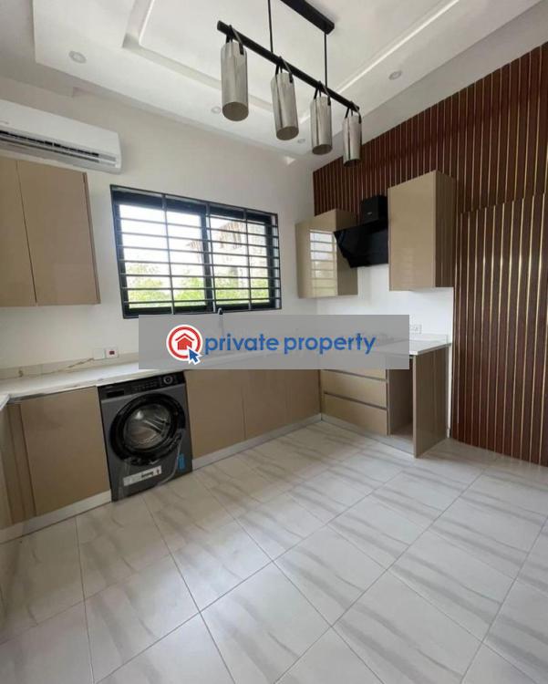 5 bedroom House For Sale &nbsp;ashaley Botswe Lakeside Estate East Legon Accra - 3