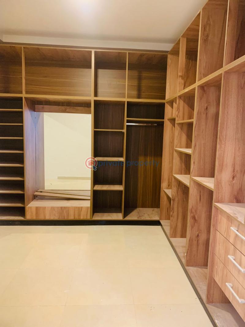 5 bedroom House For Sale Lakeside Estates. Adenta Municipal Accra - 5