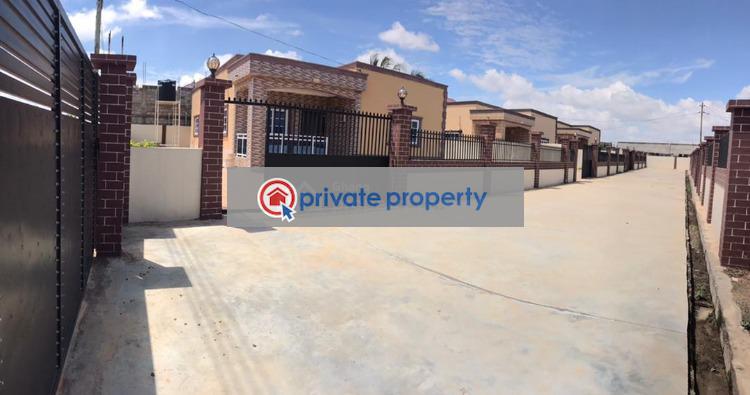 3 bedroom Semi detached Bungalow For Sale &nbsp;community 22 Annex Borla Junction. Community 22 Tema Accra - 8