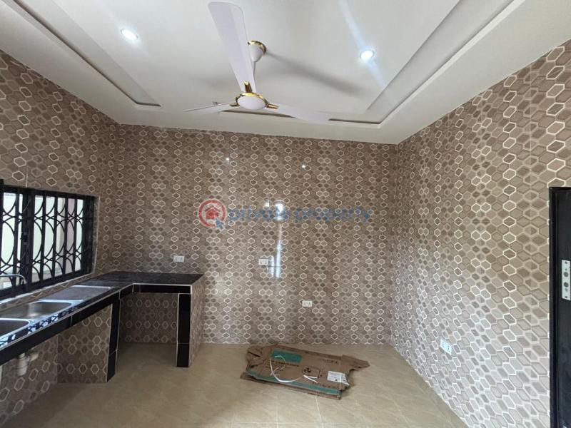4 bedroom House For Sale Domeabra After Anwomaso. Tech Road Kumasi Metropolitan Ashanti - 1