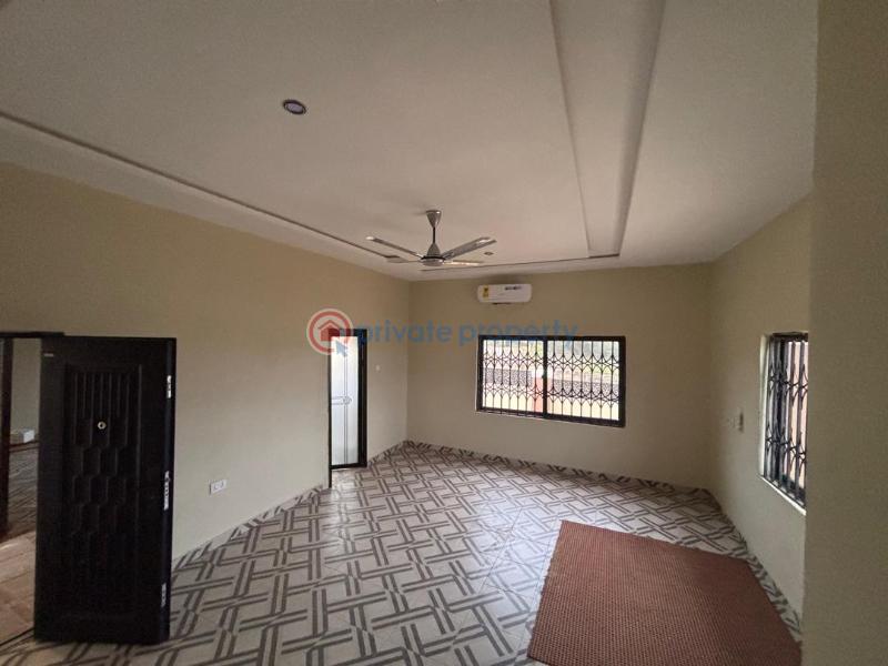 4 bedroom House For Sale Domeabra After Anwomaso. Tech Road Kumasi Metropolitan Ashanti - 3