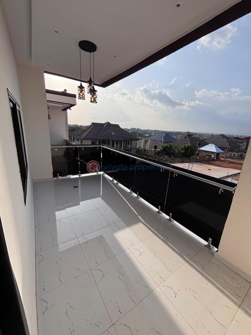 4 bedroom House For Sale Kwanwoma On Ahodwo Sokoban Road. Kumasi Metropolitan Ashanti - 11