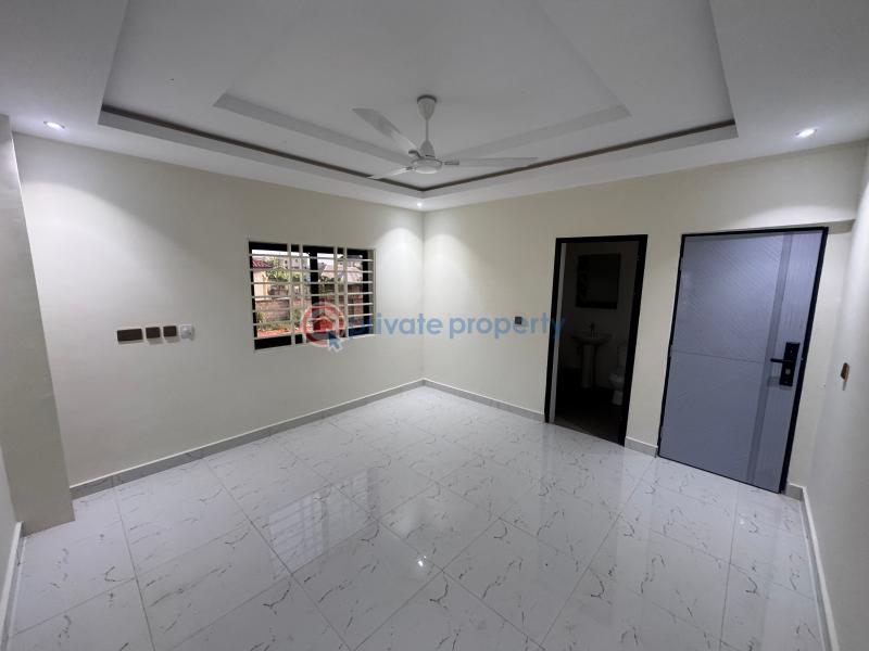 4 bedroom House For Sale Kwanwoma On Ahodwo Sokoban Road. Kumasi Metropolitan Ashanti - 4