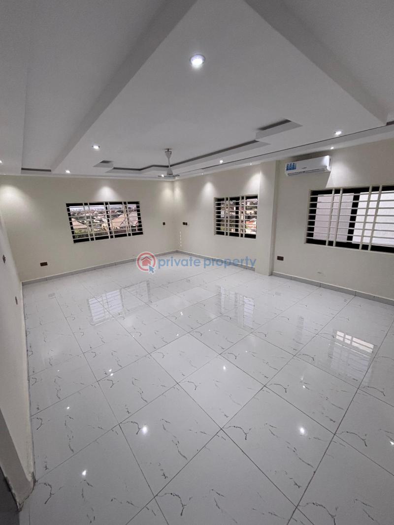 4 bedroom House For Sale Kwanwoma On Ahodwo Sokoban Road. Kumasi Metropolitan Ashanti - 12