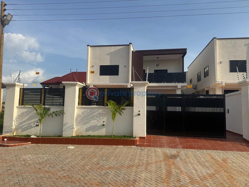 5 bedroom House For Sale Kwanwoma On Ahodwo Sokoban Road. Kumasi Metropolitan Ashanti - 11