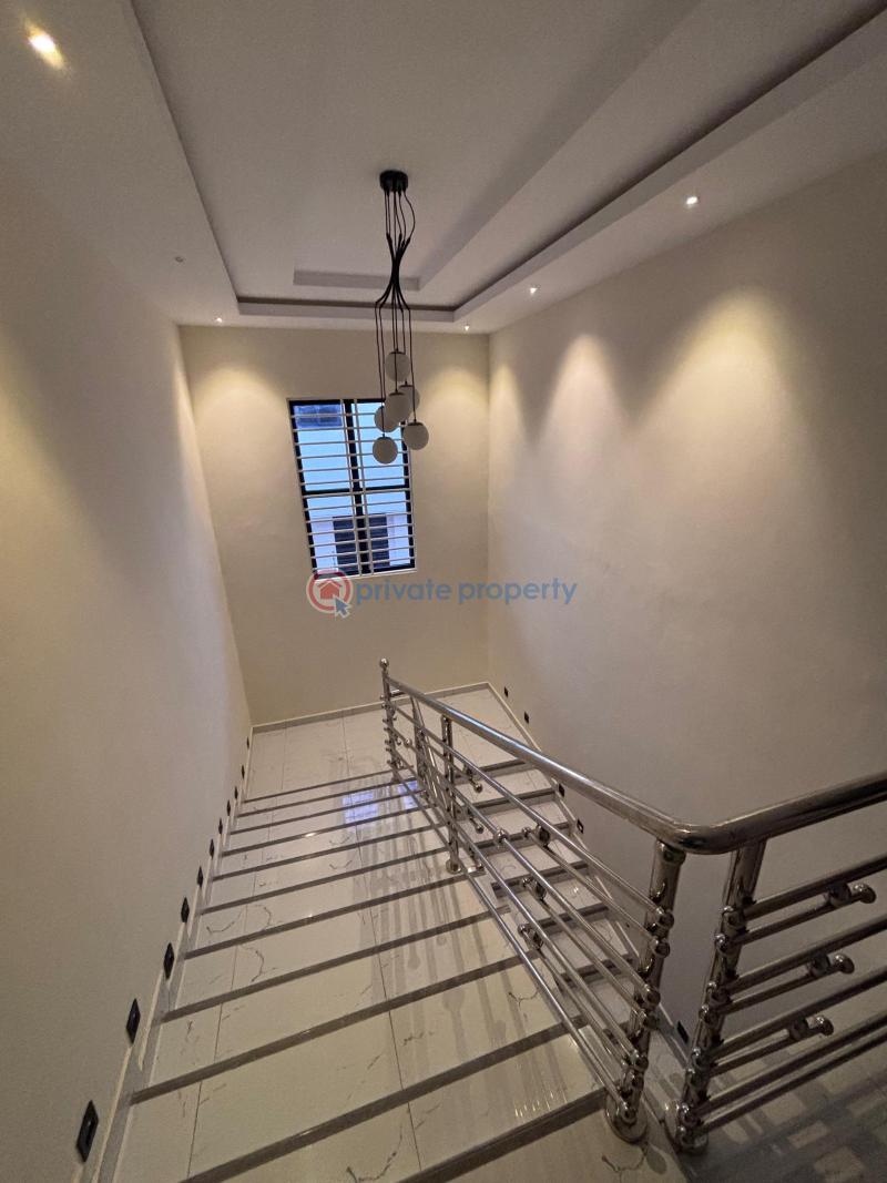 5 bedroom House For Sale Kwanwoma On Ahodwo Sokoban Road. Kumasi Metropolitan Ashanti - 1