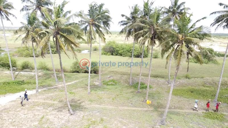 Mixed use Land For Sale Effutu Municipal Central Region - 4