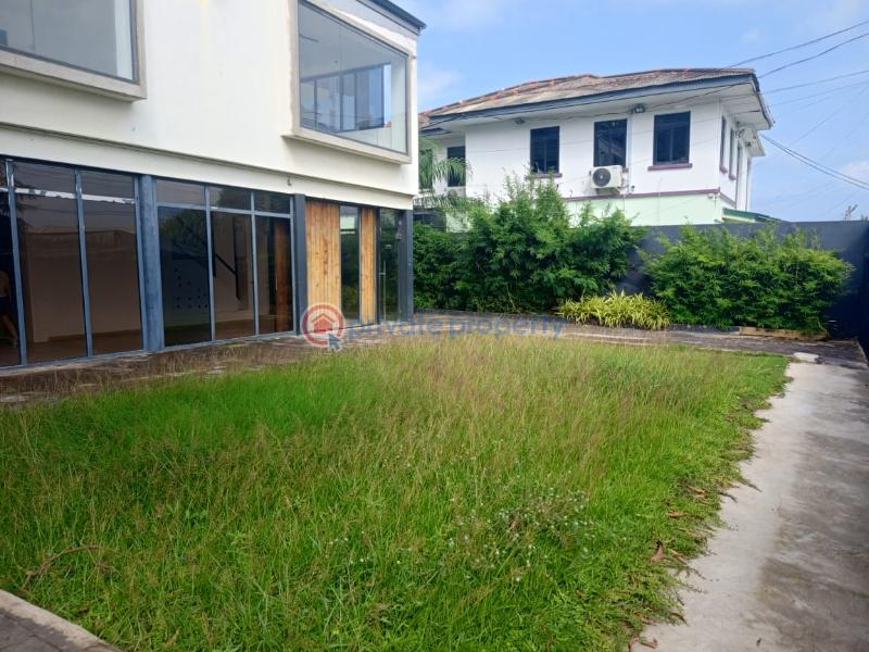 10 bedroom Commercial Property For Rent Osu Akoadjei Osu Accra - 1
