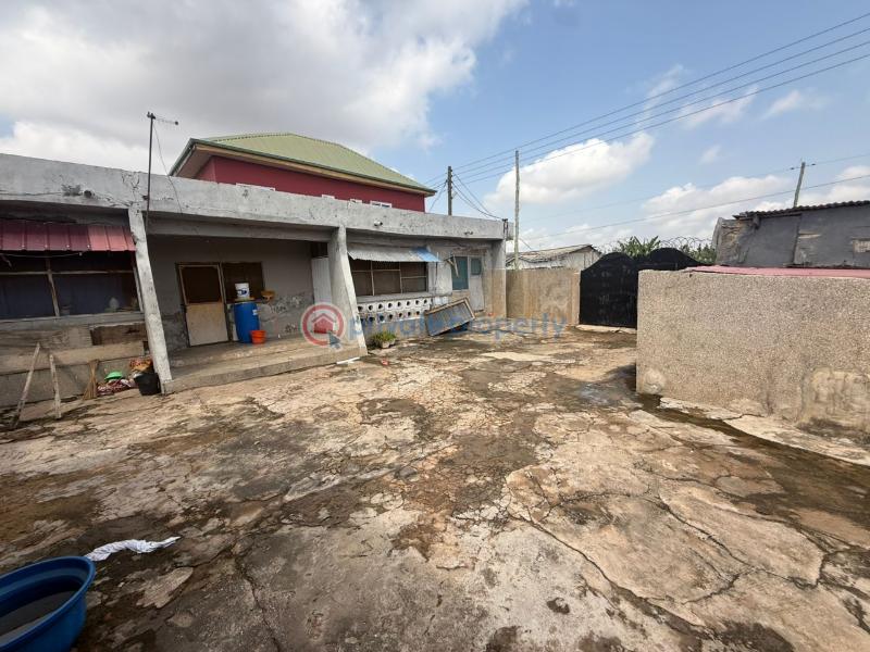 8 bedroom Detached Bungalow For Sale Kata Nyamekye Area Lapaz Accra - 1