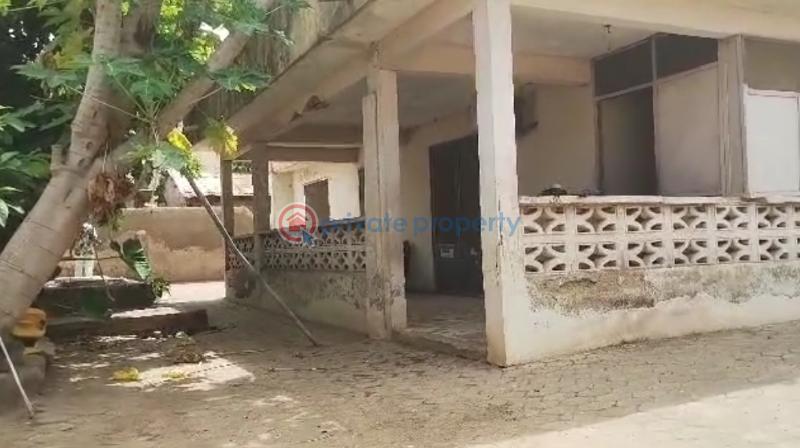 5 bedroom Detached Bungalow For Sale Nyamekye Darkuman Accra - 3