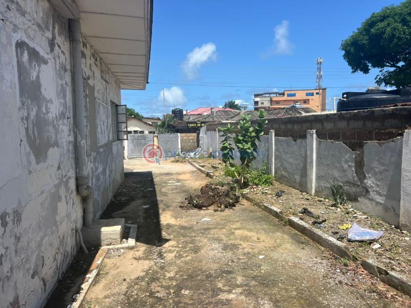 4 bedroom House For Sale Osu Road Accra - 3