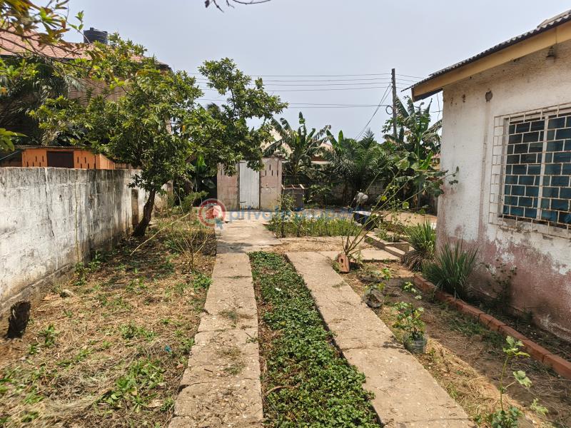 4 bedroom House For Sale South La Estate Opposite Labone Road Accra Metropolitan  - 1
