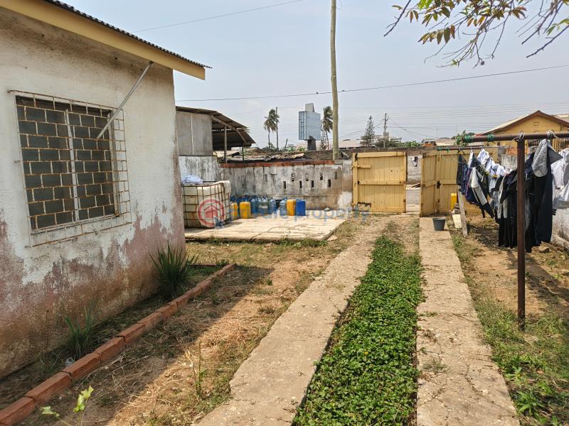 4 bedroom House For Sale South La Estate Opposite Labone Road Accra Metropolitan  - 3