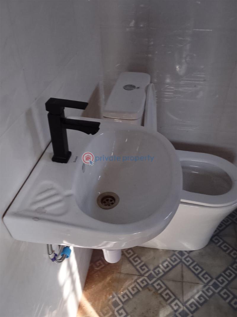 1 bedroom Apartment For Rent Teshie Bushroad Police Statoin Teshie-Nungua Estates Accra - 4
