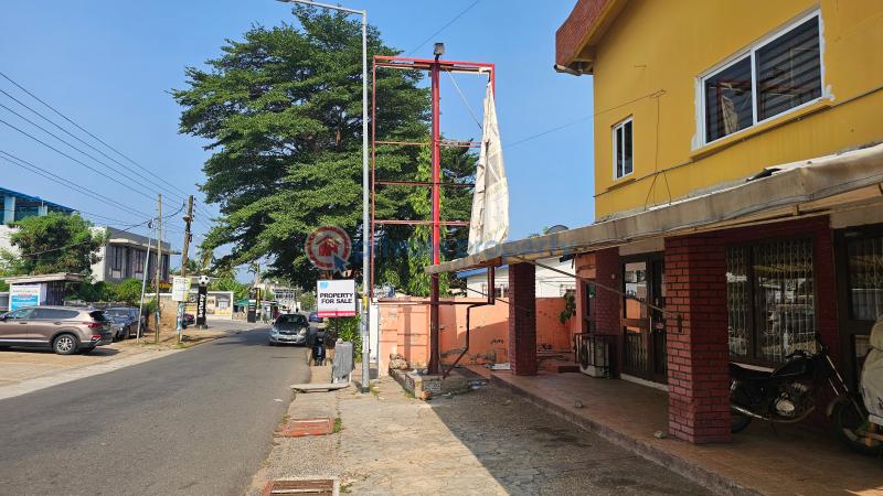 Plaza / Complex / Mall For Rent Oxford Street Osu Accra - 7