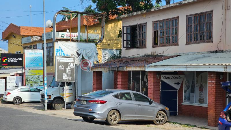 Plaza / Complex / Mall For Rent Oxford Street Osu Accra - 1