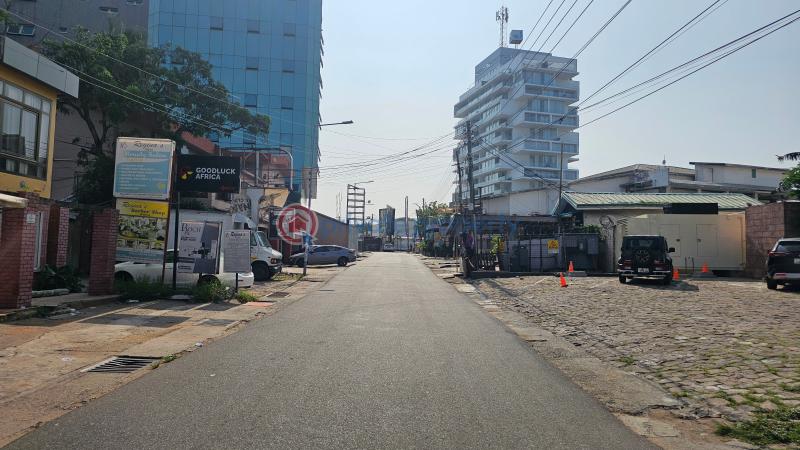 Plaza / Complex / Mall For Rent Oxford Street Osu Accra - 6