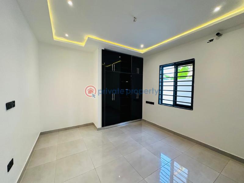 3 bedroom Detached Bungalow For Sale Lakeside Estates. Adenta Municipal Accra - 11