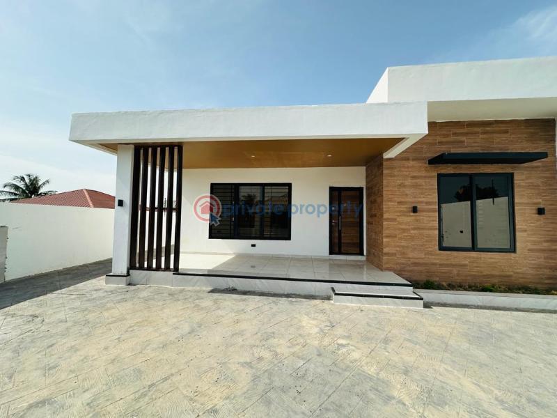 3 bedroom Detached Bungalow For Sale Lakeside Estates. Adenta Municipal Accra - 2